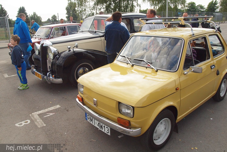 Drive It Day obchodzony był także w Mielcu. Na drodze zabytki, w środku często młodzież