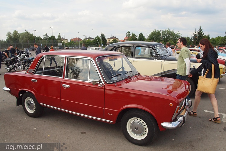 Drive It Day obchodzony był także w Mielcu. Na drodze zabytki, w środku często młodzież