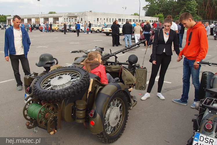 Drive It Day obchodzony był także w Mielcu. Na drodze zabytki, w środku często młodzież