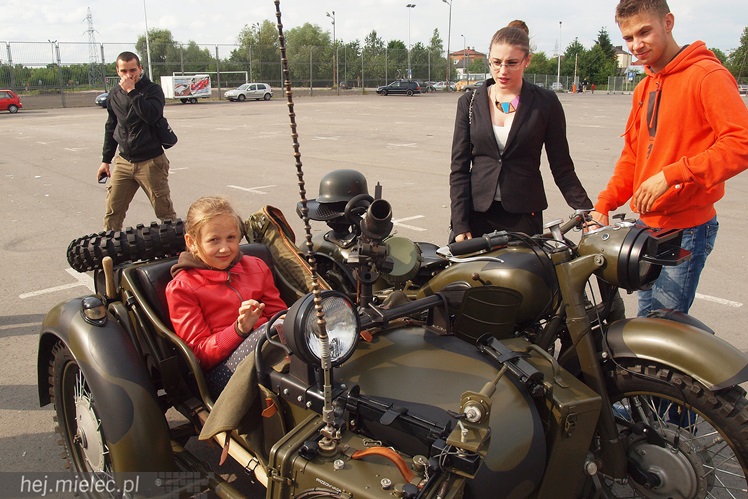 Drive It Day obchodzony był także w Mielcu. Na drodze zabytki, w środku często młodzież