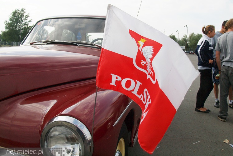 Drive It Day obchodzony był także w Mielcu. Na drodze zabytki, w środku często młodzież