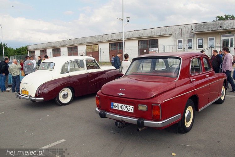 Drive It Day obchodzony był także w Mielcu. Na drodze zabytki, w środku często młodzież