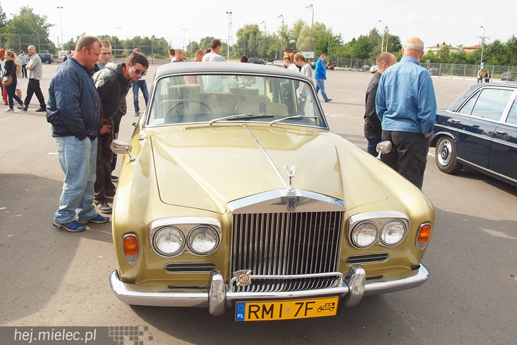 Drive It Day obchodzony był także w Mielcu. Na drodze zabytki, w środku często młodzież