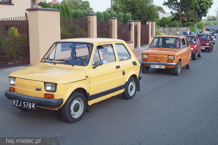 Drive It Day obchodzony był także w Mielcu. Na drodze zabytki, w środku często młodzież