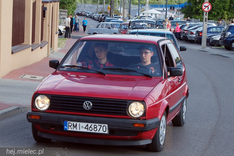 Drive It Day obchodzony był także w Mielcu. Na drodze zabytki, w środku często młodzież