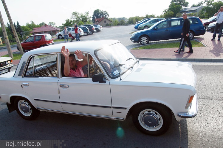 Drive It Day obchodzony był także w Mielcu. Na drodze zabytki, w środku często młodzież