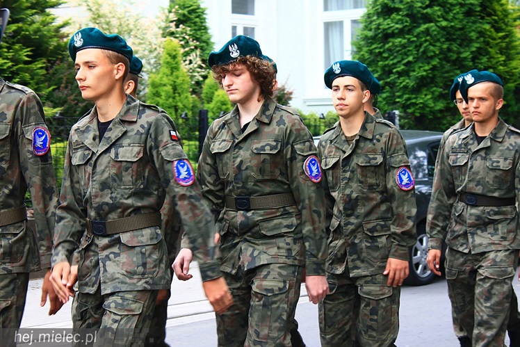Pomnik ku czci Mieleckich Sokołów odsłonięty bardzo uroczyście