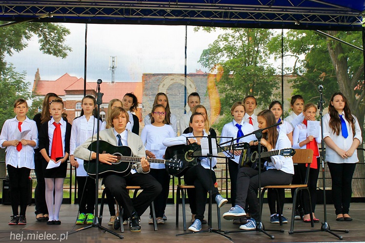 Pomnik ku czci Mieleckich Sokołów odsłonięty bardzo uroczyście