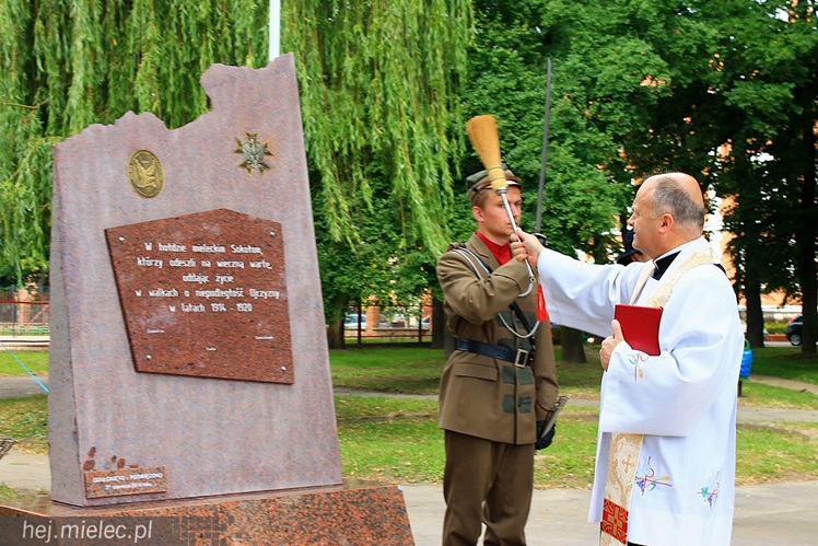 Pomnik ku czci Mieleckich Sokołów odsłonięty bardzo uroczyście