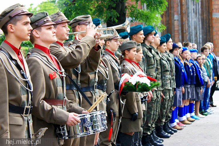 Pomnik ku czci Mieleckich Sokołów odsłonięty bardzo uroczyście