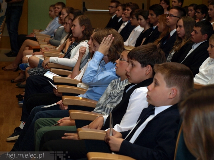 Najlepsi mieleccy uczniowie nagrodzeni podczas Gali Młodzi Nieprzeciętni 2014