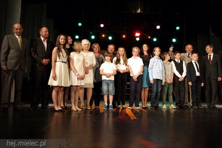 Najlepsi mieleccy uczniowie nagrodzeni podczas Gali Młodzi Nieprzeciętni 2014