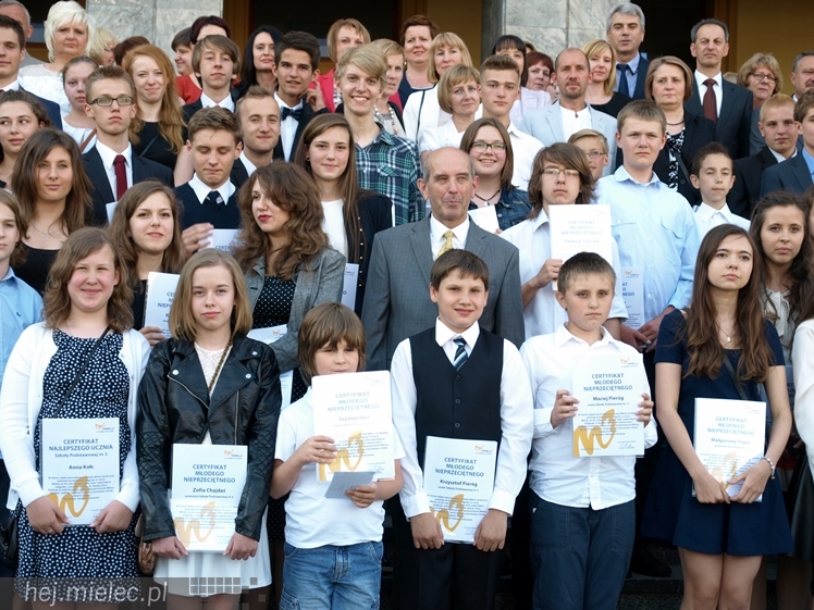Najlepsi mieleccy uczniowie nagrodzeni podczas Gali Młodzi Nieprzeciętni 2014