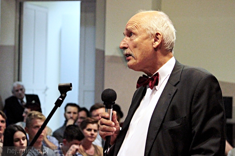 Janusz Korwin-Mikke ponownie w Mielcu. Na spotkanie przyszło kilkuset młodych mielczan