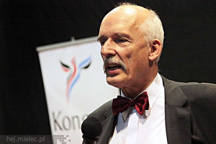 Janusz Korwin-Mikke ponownie w Mielcu. Na spotkanie przyszło kilkuset młodych mielczan