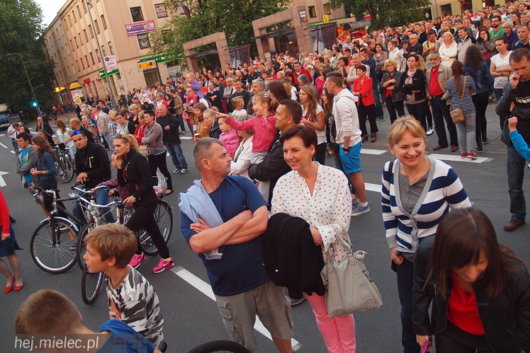 Chenko długo niosło się po Placu AK. Red Box sentymentalnym koncertem rozpoczął koncertowe lato