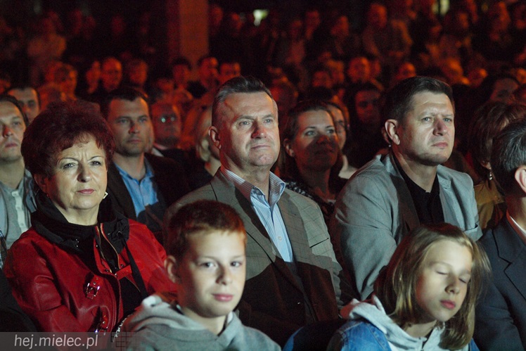 Chenko długo niosło się po Placu AK. Red Box sentymentalnym koncertem rozpoczął koncertowe lato