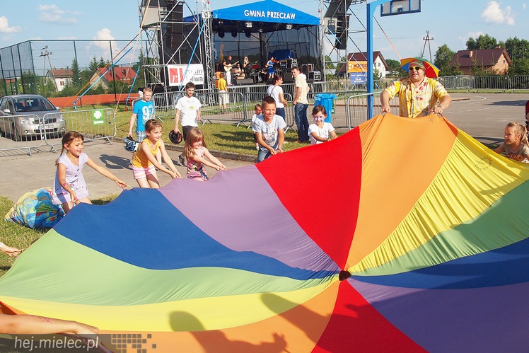 Za nami Dni Przecławia 2014, drugi dzień zabawy to przede wszystkim energiczny koncert zespołu Wanda i Banda.
