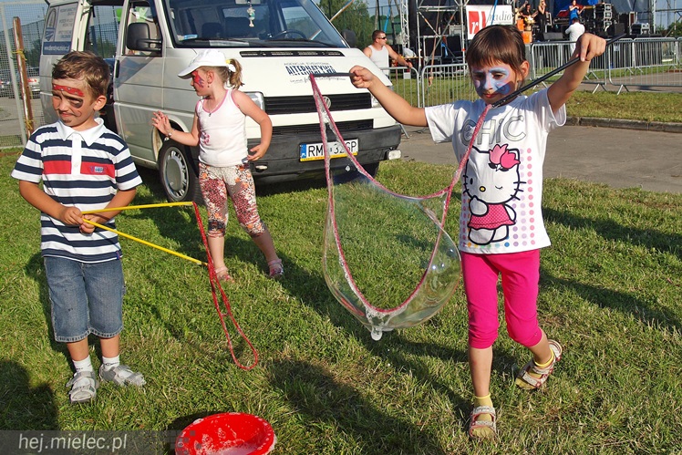 Za nami Dni Przecławia 2014, drugi dzień zabawy to przede wszystkim energiczny koncert zespołu Wanda i Banda.