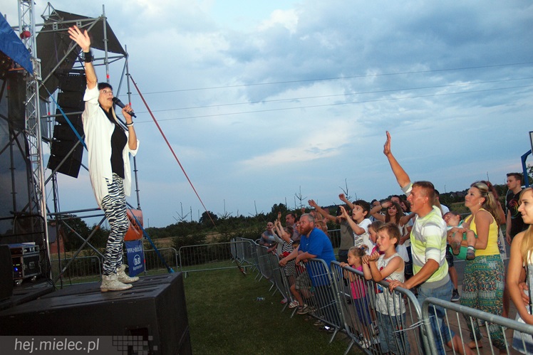 Za nami Dni Przecławia 2014, drugi dzień zabawy to przede wszystkim energiczny koncert zespołu Wanda i Banda.