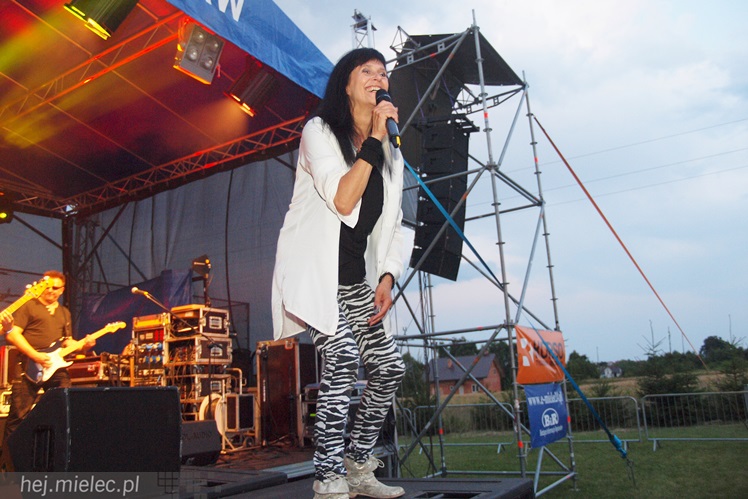 Za nami Dni Przecławia 2014, drugi dzień zabawy to przede wszystkim energiczny koncert zespołu Wanda i Banda.