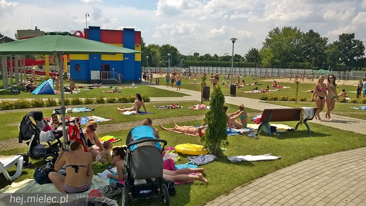 Letnie kąpielisko MOSiR przyciąga tłumy