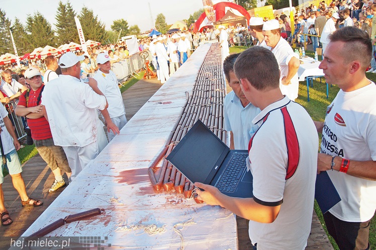 Radomyśl Wielki wpisze się do Światowej Księgi Rekordów Guinessa! Najdłuższa kaszanka!