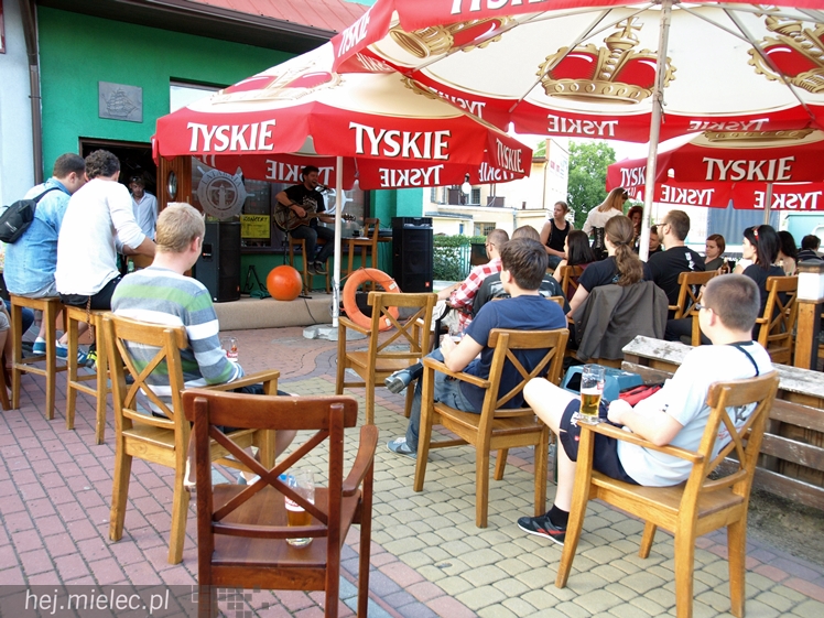  Koncert Krzysztofa Grzebieniaka. Muzyka żeglarska rozbrzmiała w Mielcu