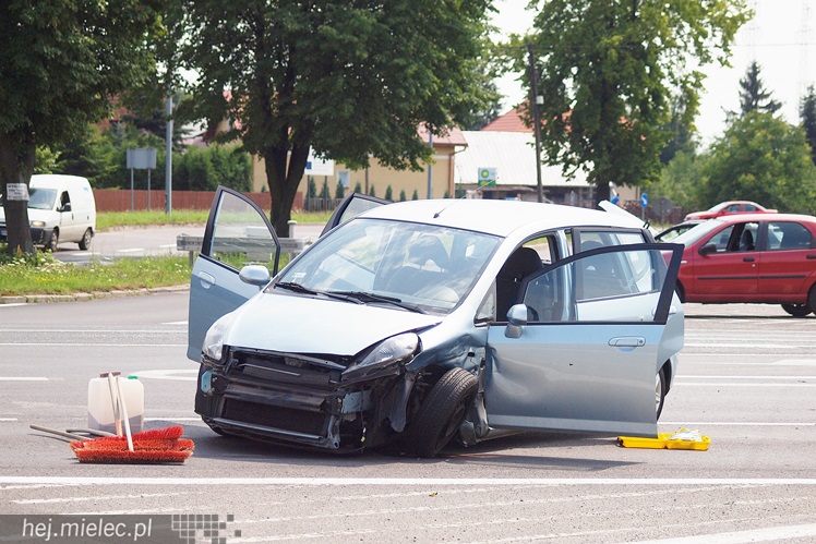 Wypadek na skrzyżowaniu Kwiatkowskiego i Przemysłowej