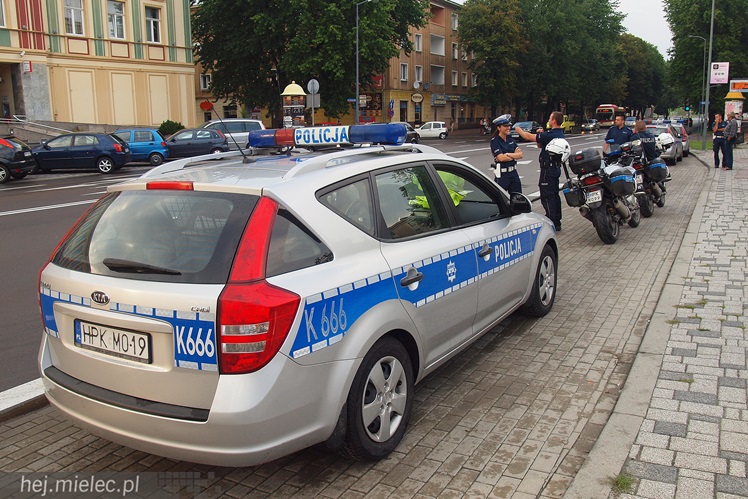 Około stu rowerzystów przejechało ulicami Mielca: rekreacja, integracja, manifest