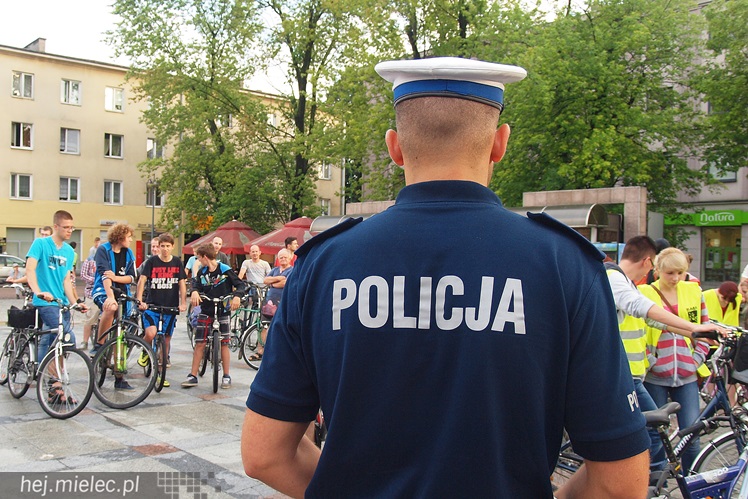 Około stu rowerzystów przejechało ulicami Mielca: rekreacja, integracja, manifest