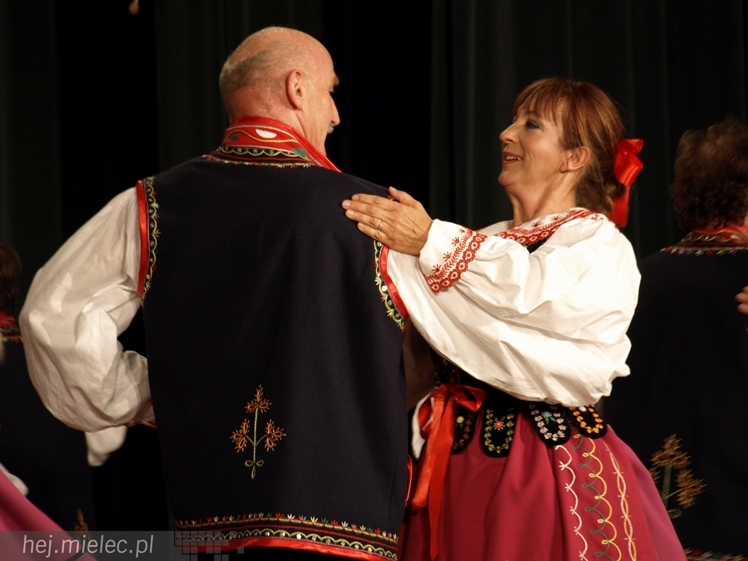 Rzeszowiacy oraz ich szwajcarscy goście zatańczyli i zaśpiewali dla mieleckiej publiczności