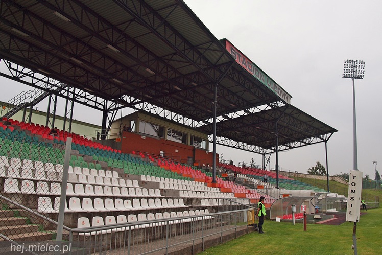 Nową 2 ligę Stal zaczęła od samobója. Później była seria baboli