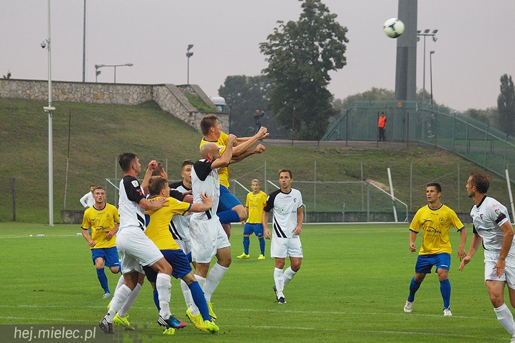 Nową 2 ligę Stal zaczęła od samobója. Później była seria baboli