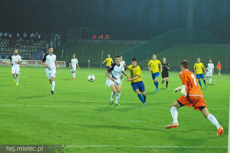 Nową 2 ligę Stal zaczęła od samobója. Później była seria baboli
