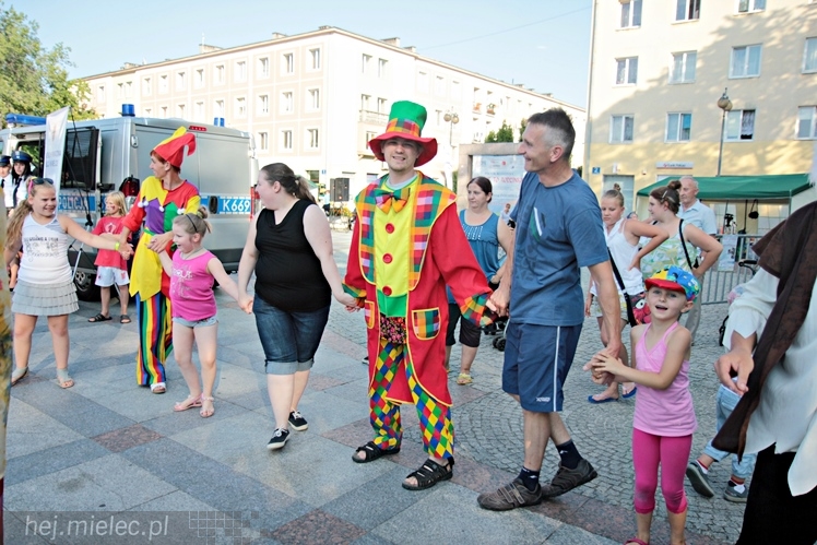 Piknik Rodzinny ?Grunt to rodzinka? CZĘŚĆ 1 ? ?Rodzinny labirynt?