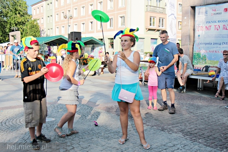 Piknik Rodzinny ?Grunt to rodzinka? CZĘŚĆ 1 ? ?Rodzinny labirynt?