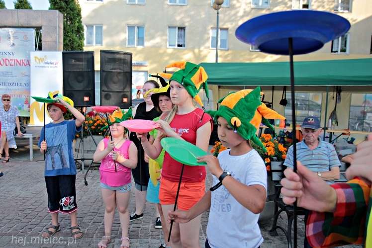 Piknik Rodzinny ?Grunt to rodzinka? CZĘŚĆ 1 ? ?Rodzinny labirynt?