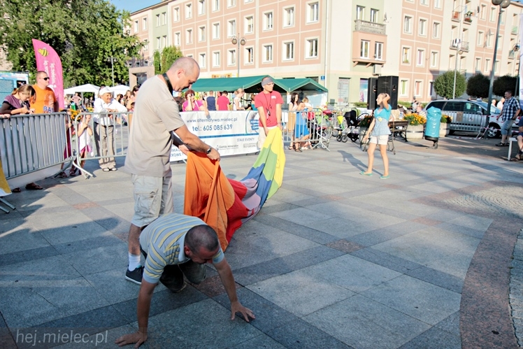 Piknik Rodzinny ?Grunt to rodzinka? CZĘŚĆ 1 ? ?Rodzinny labirynt?