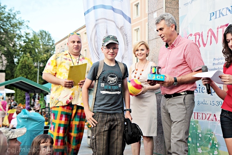 Piknik Rodzinny ?Grunt to rodzinka? CZĘŚĆ 1 ? ?Rodzinny labirynt?