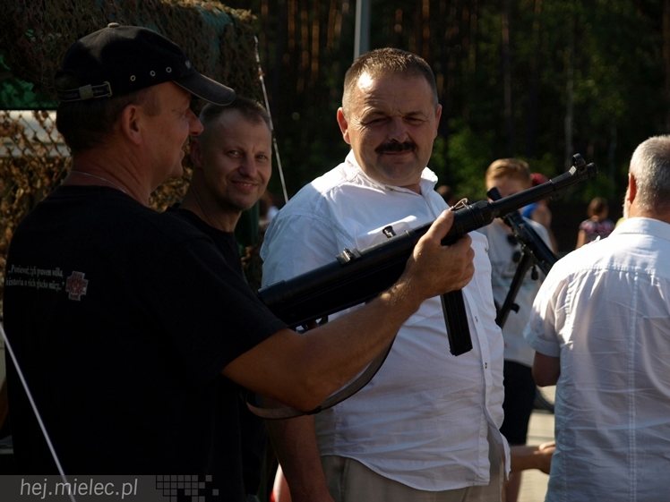 V Zlot Historyczno-Militarny w Bliźnie: odbicie poligonu, pokazy i turnieje