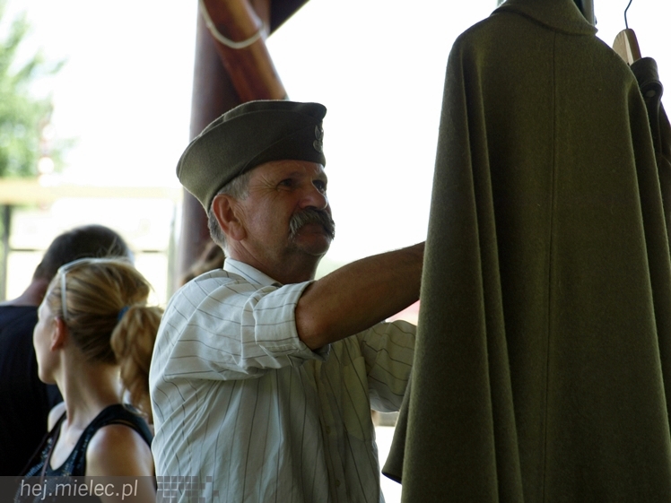 V Zlot Historyczno-Militarny w Bliźnie: odbicie poligonu, pokazy i turnieje