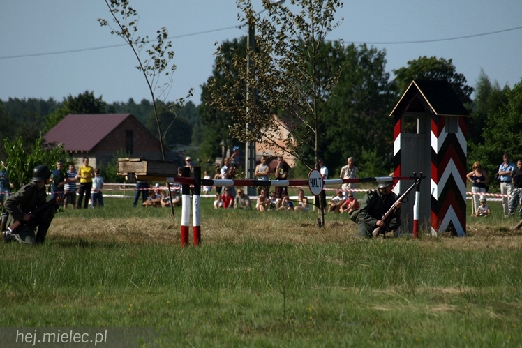 V Zlot Historyczno-Militarny w Bliźnie: odbicie poligonu, pokazy i turnieje