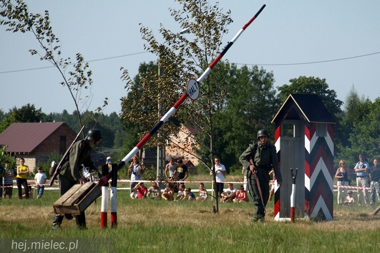 V Zlot Historyczno-Militarny w Bliźnie: odbicie poligonu, pokazy i turnieje