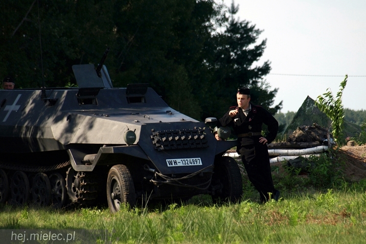 V Zlot Historyczno-Militarny w Bliźnie: odbicie poligonu, pokazy i turnieje