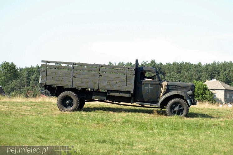 V Zlot Historyczno-Militarny w Bliźnie: odbicie poligonu, pokazy i turnieje