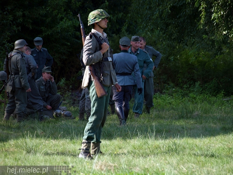 V Zlot Historyczno-Militarny w Bliźnie: odbicie poligonu, pokazy i turnieje