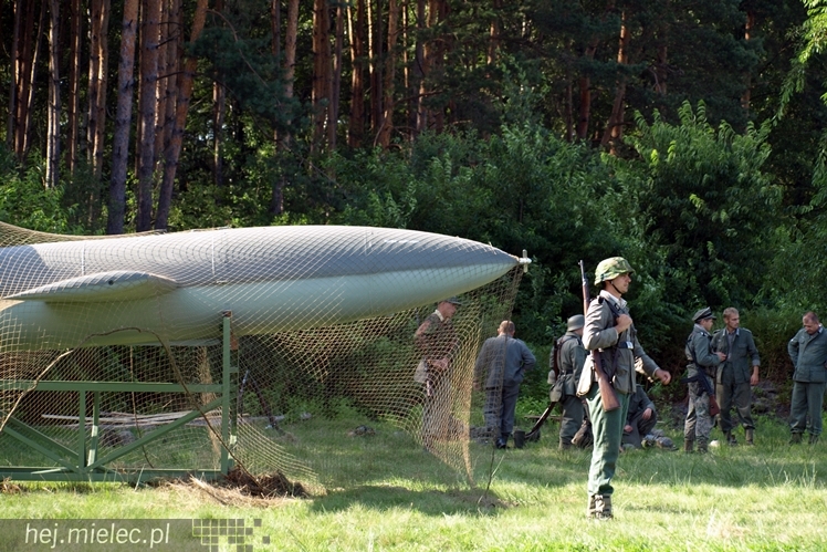 V Zlot Historyczno-Militarny w Bliźnie: odbicie poligonu, pokazy i turnieje