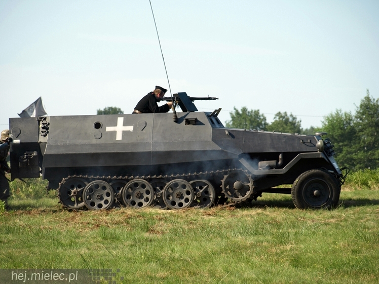V Zlot Historyczno-Militarny w Bliźnie: odbicie poligonu, pokazy i turnieje