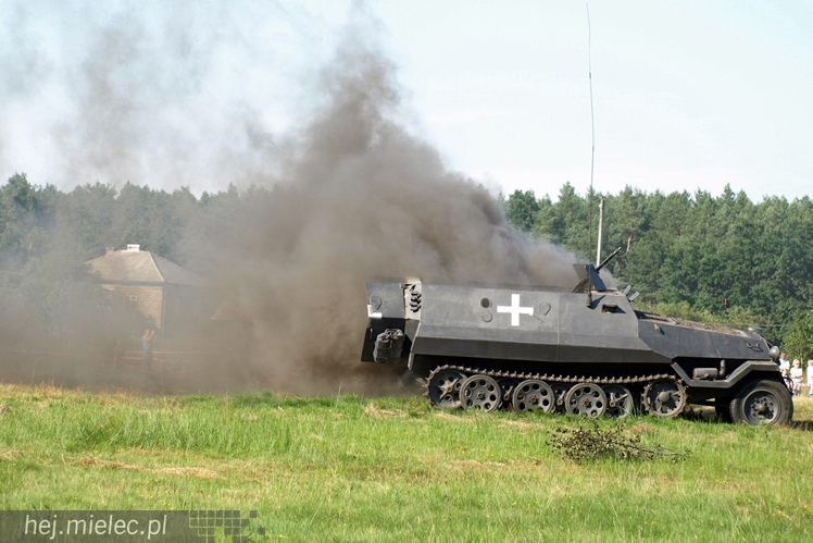 V Zlot Historyczno-Militarny w Bliźnie: odbicie poligonu, pokazy i turnieje